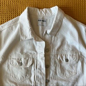 NWOT Old Navy white denim crop jacket. Size XL.